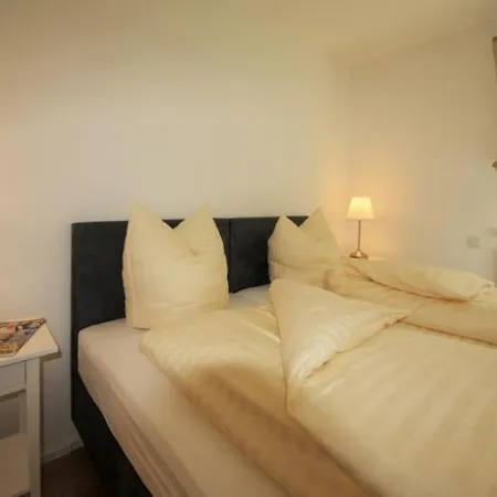 K 102 Eg - Moderne Barrierefreie Ferienwohnung Mit Wunderschönen Garten In Röbel An Der Müritz * Marienfelde