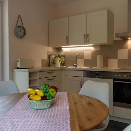 Apartment K 102 Eg - Moderne Barrierefreie Ferienwohnung Mit Wunderschönen Garten In Röbel An Der Müritz Marienfelde