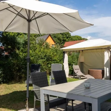 K 102 Eg - Moderne Barrierefreie Ferienwohnung Mit Wunderschönen Garten In Röbel An Der Müritz * Marienfelde